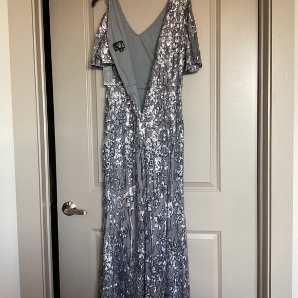 Alex Evenings Sequin Lace Cold Shoulder Trumpet Evening Gown, size 10 - Picture 13 of 13